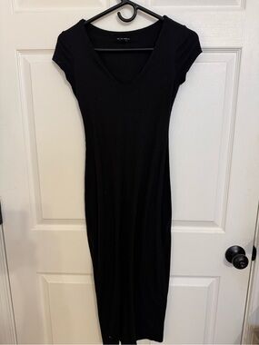 See You Monday Black Ribbed V-Neck Midi Dress